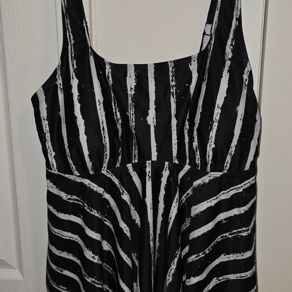 Bloomchic Womens Tank Top Size 14 Black White Striped Square Neck Stretch